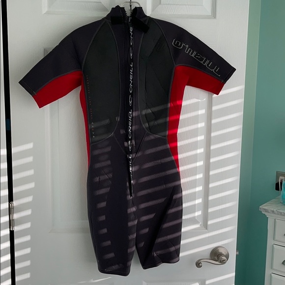 O’Neil wetsuit! - Picture 2 of 4